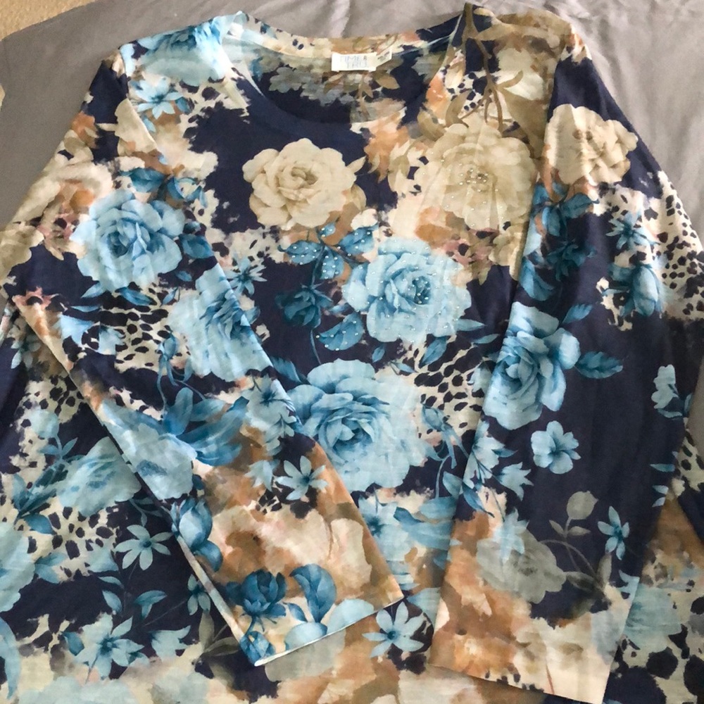 Pictures don’t do it justice…really pretty lightweight long sleeve top.